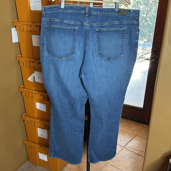 Lands' End Original Fit Modern Waist Boot Leg Blue Jeans Blue Cruiser Size 22W - Picture 6 of 9